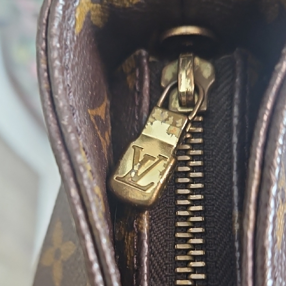 LOUIS VUITTON Looping Monogram Shoulder Bag Brown - Picture 4 of 16